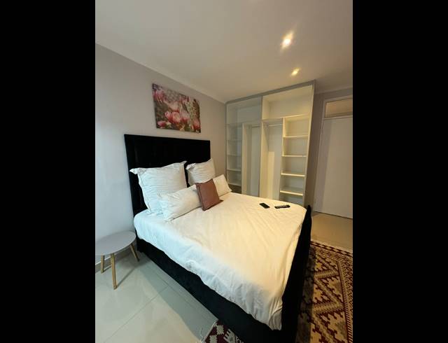 9 BEDROOM FREESTANDING FOR SALE IN TABLE VIEW
